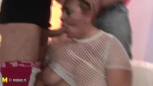 Amateur mother gets cum of seven men at her face