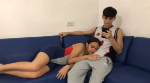 WHY IS THE BROWN STEP-SISTER LYING ON THE STEP-BROTHER’S LEGS? – real homemade sex my latina brunette stepsister