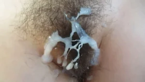HAIRY PUSSY CUMSHOT